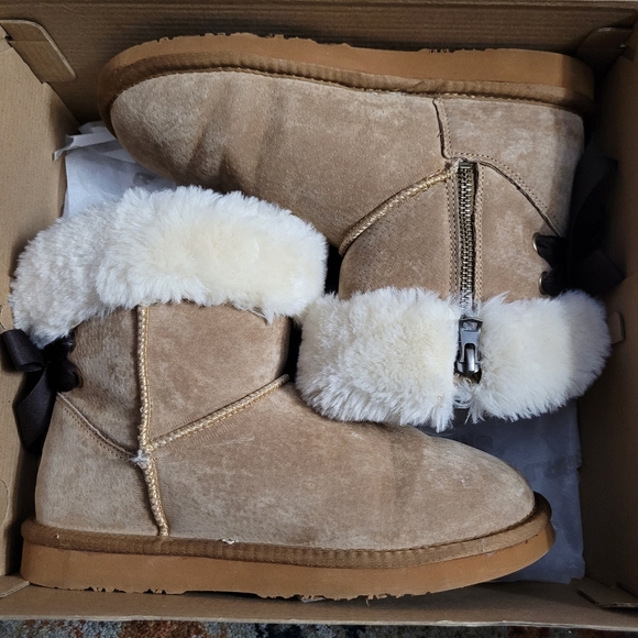 Lamo Water & Stain Resistant Suede Short Boots Adele Chestnut Size-7. Used once. - Picture 9 of 10